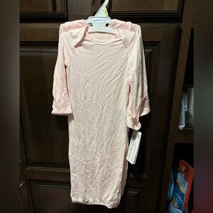 Carter’s set of two nightgowns